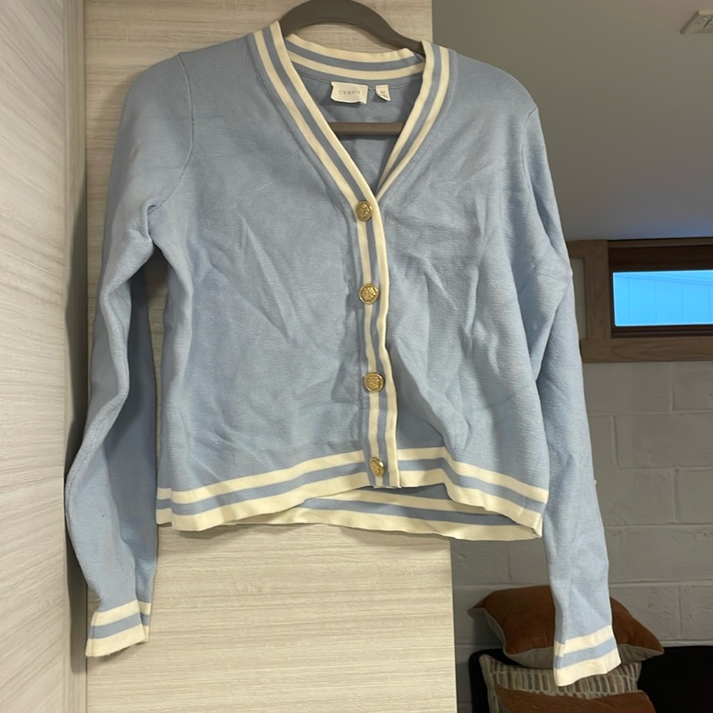 Cyrus top